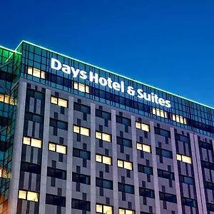 Days & By Wyndham Airport Hotel